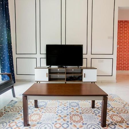 Icolor Home & Stay Ch1 ตานาห์ราตา ภายนอก รูปภาพ
