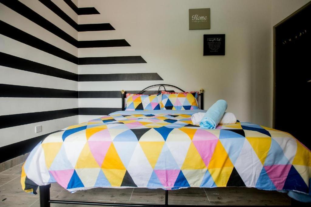 Icolor Home & Stay Ch1 ตานาห์ราตา ภายนอก รูปภาพ