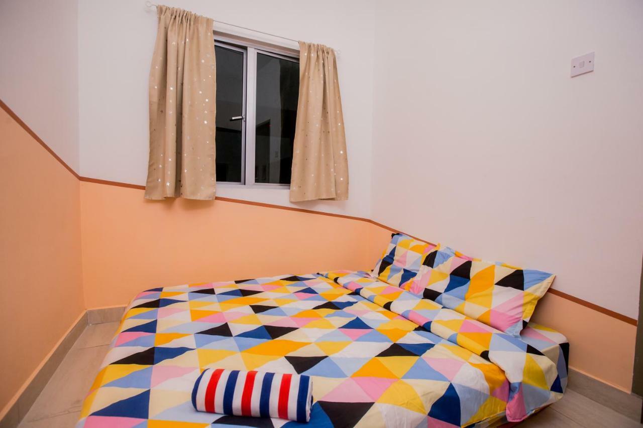 Icolor Home & Stay Ch1 ตานาห์ราตา ภายนอก รูปภาพ