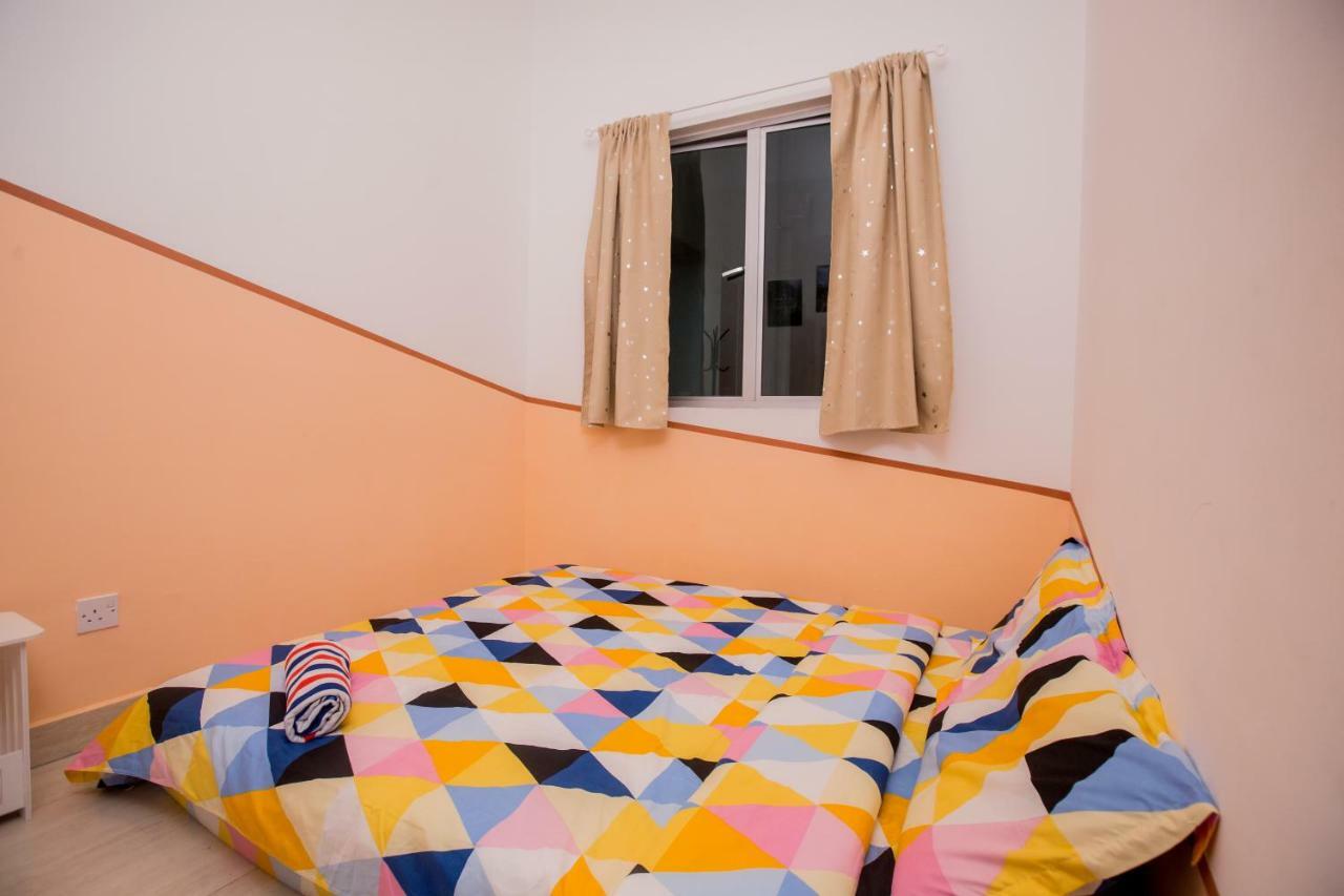 Icolor Home & Stay Ch1 ตานาห์ราตา ภายนอก รูปภาพ